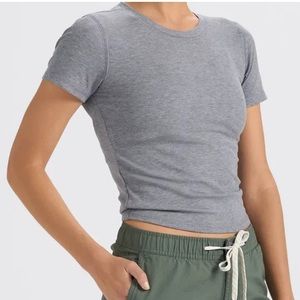 Vuori Mudra Fitted Tee Heather Gray Small